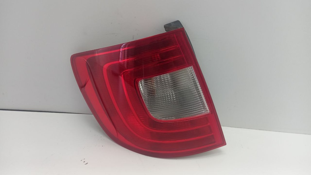 Фонарь задний левый Skoda Superb II 2009-2013 3T9945095L