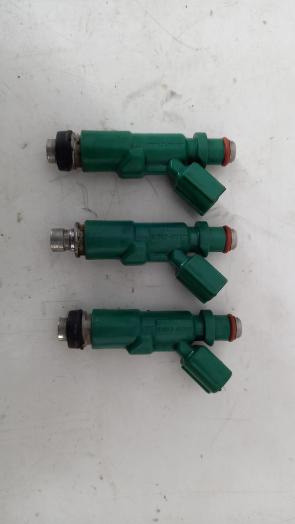 Форсунки Toyota Yaris 1.3 1.5i 2000-2005 2325021020