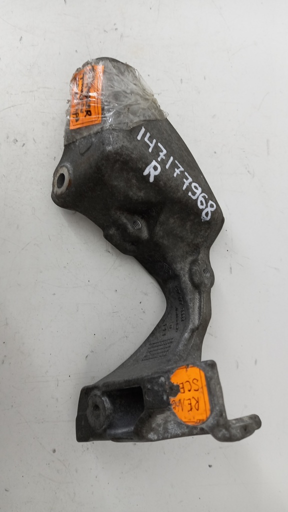 Кронштейн компрессора Renault Megane 3 1.6 dCI 2009-2016  147177968R