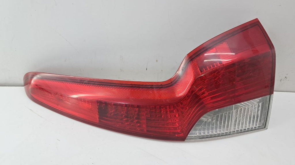 Ліхтар задній правий Volvo V50 2007-2013 30744542