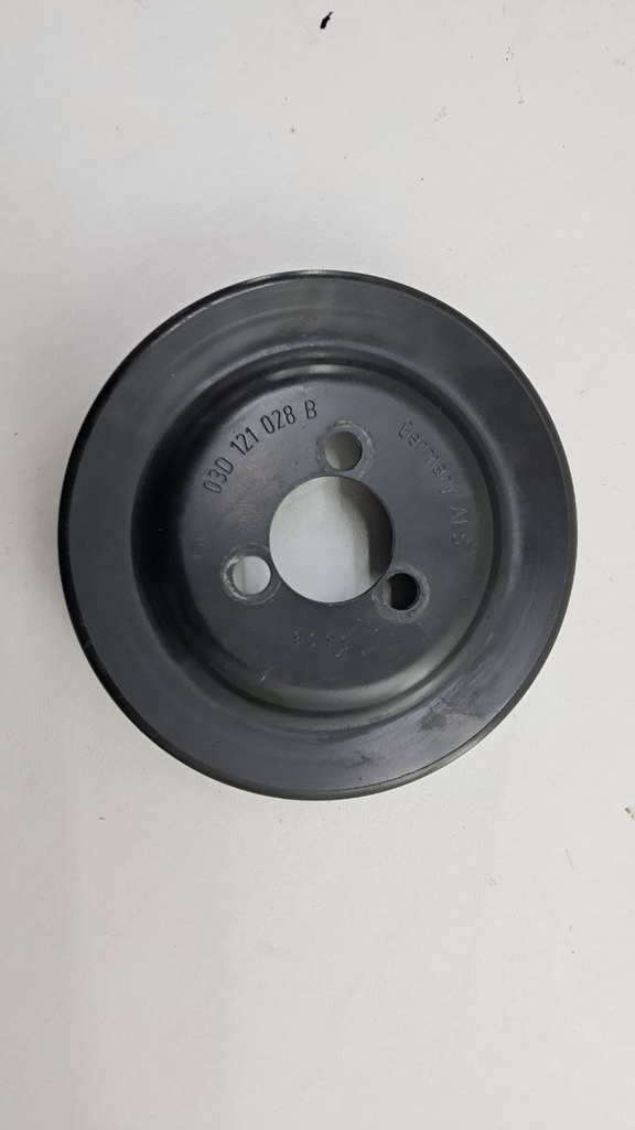 Шкив водяного насоса Skoda Octavia A5 1.6 FSI 2010  03D121028B