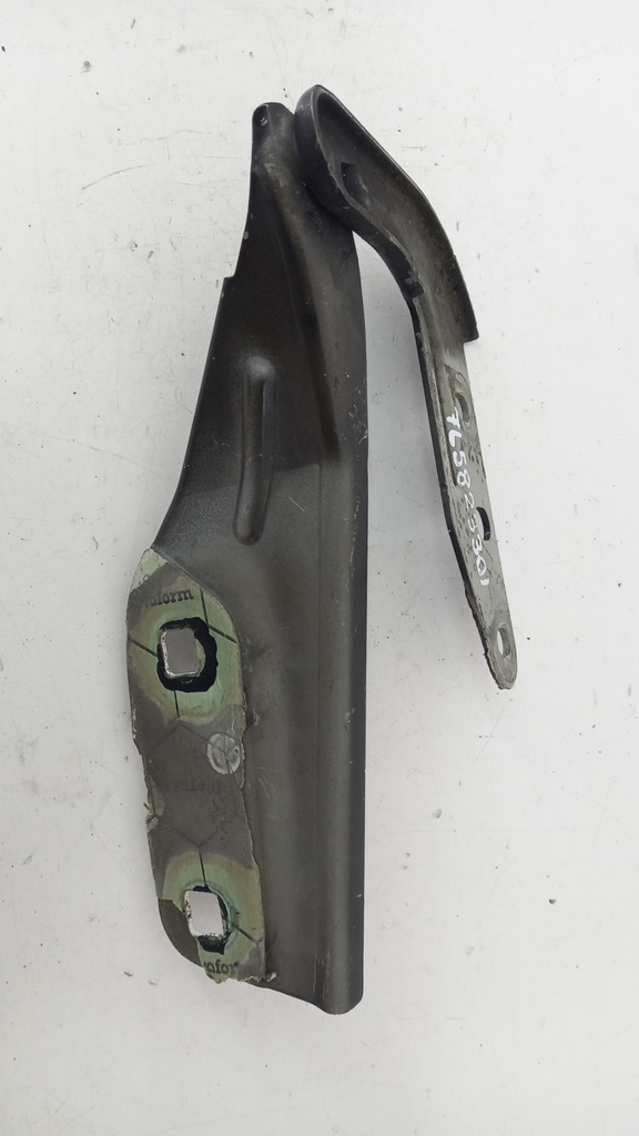 Петля капота ліва Porsche Cayenne 2002-2010 7L5823301