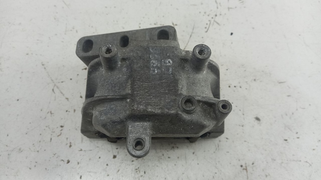 Подушка двигателя правая Volkswagen Golf Caddy 2.0 TDI 2010 1K0199262CB