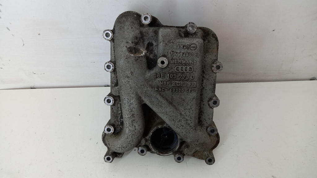 Масловідділювач AUDI A6 C6 3.2 FSI 2007 06E103773C