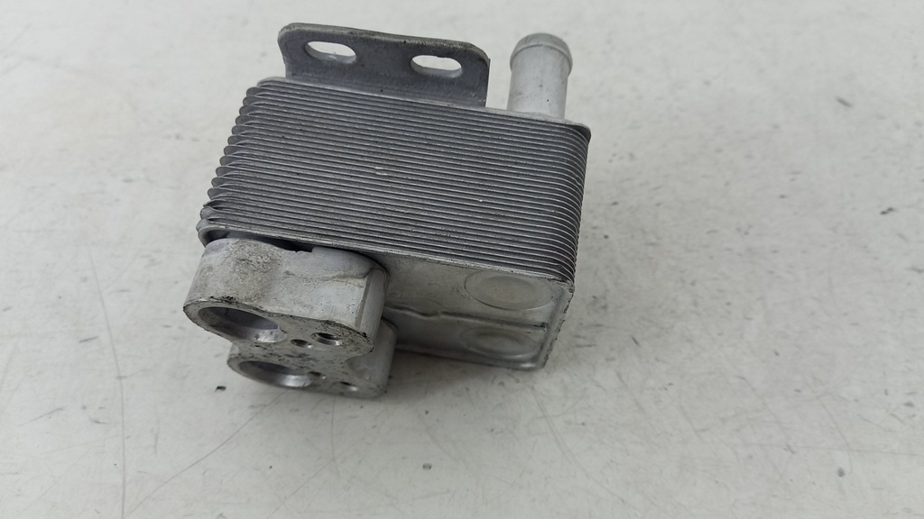 Радіатор масляний Volkswagen Passat B8 1.4 TSI 2015 5Q0820031