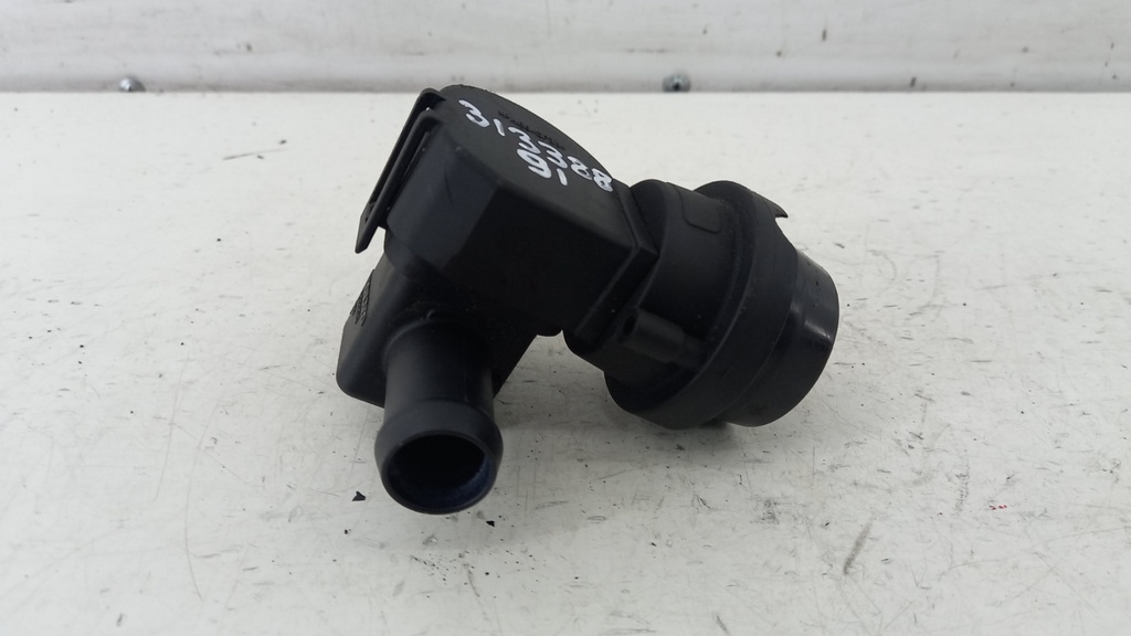 Фланець системи охолодження Volvo XC60 2.0 D4 2014 31338891