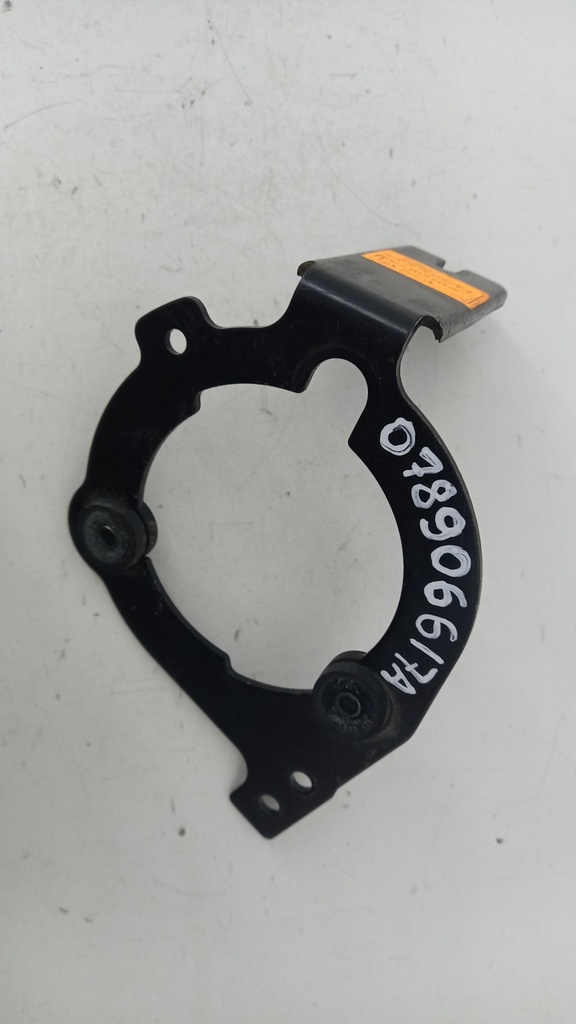 Кронштейн компресора Audi A6 C5 2.7T 2003 рр. 078906617A