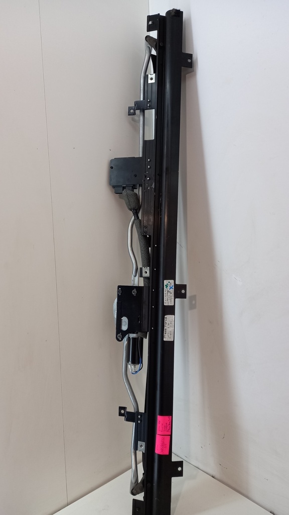 Ролета заднего стекла Volkswagen Phaeton 3.0 TDI 2012  3D5861325E