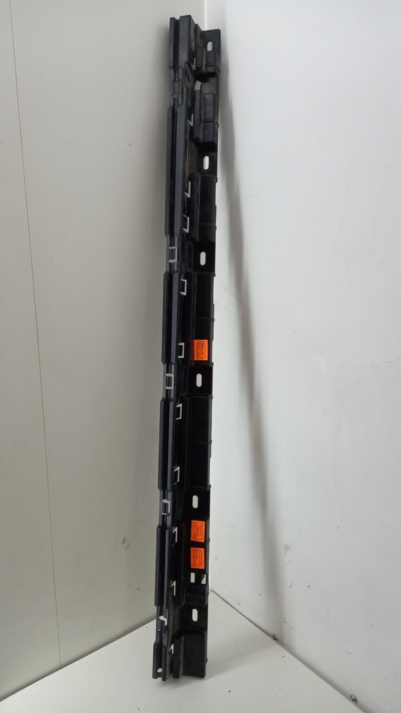 Накладка порога права передня BMW 5 F10 F11 2009-2017 51777184778