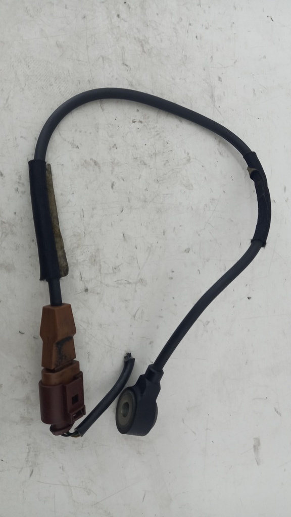 Датчик детонации Audi A8 D3 2008 077905377E