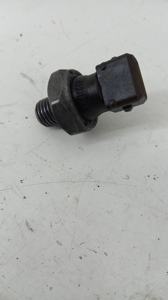 Датчик давления масла BMW E60 E61 2.0 D 2008 7568480