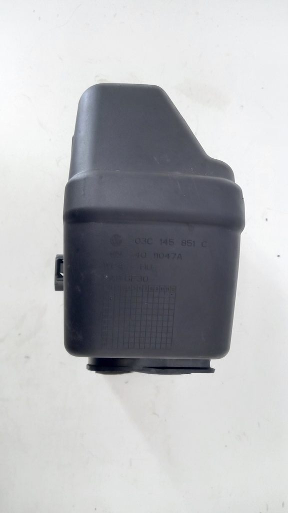 Патрубок повітрозабірника Volkswagen Golf 5 1.4 TSI 2007 рр 03C145851B