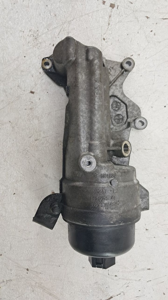 Корпус масляного фільтра Peugeot 307 1.4 1.6 VDI 2012 V758311180
