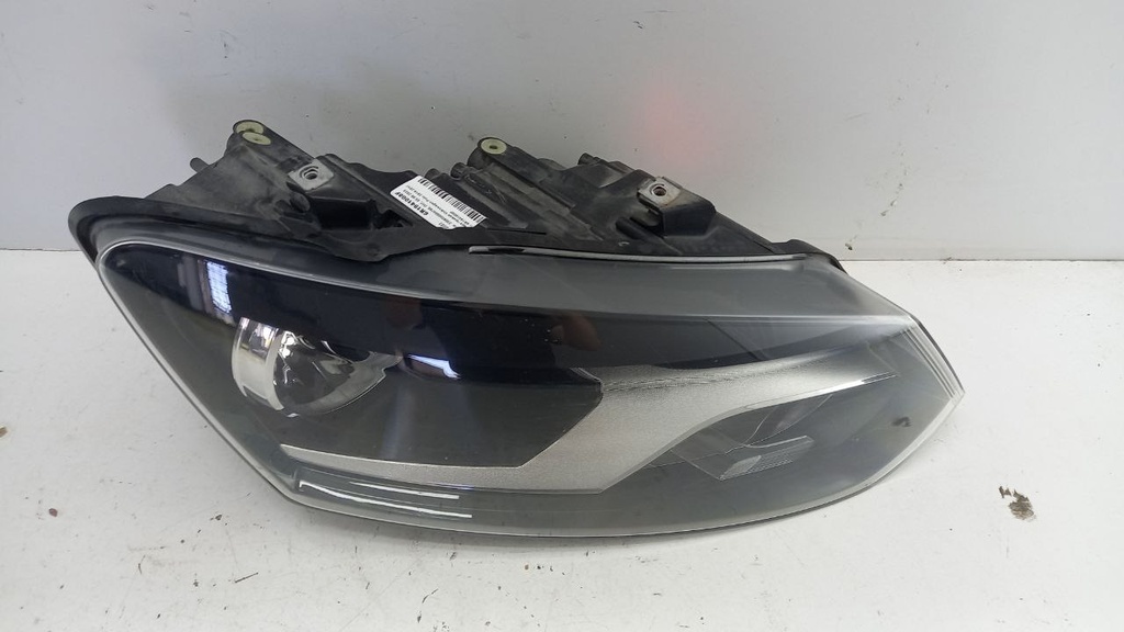 Фара права Volkswagen Polo 2014-2017 6R1941008F