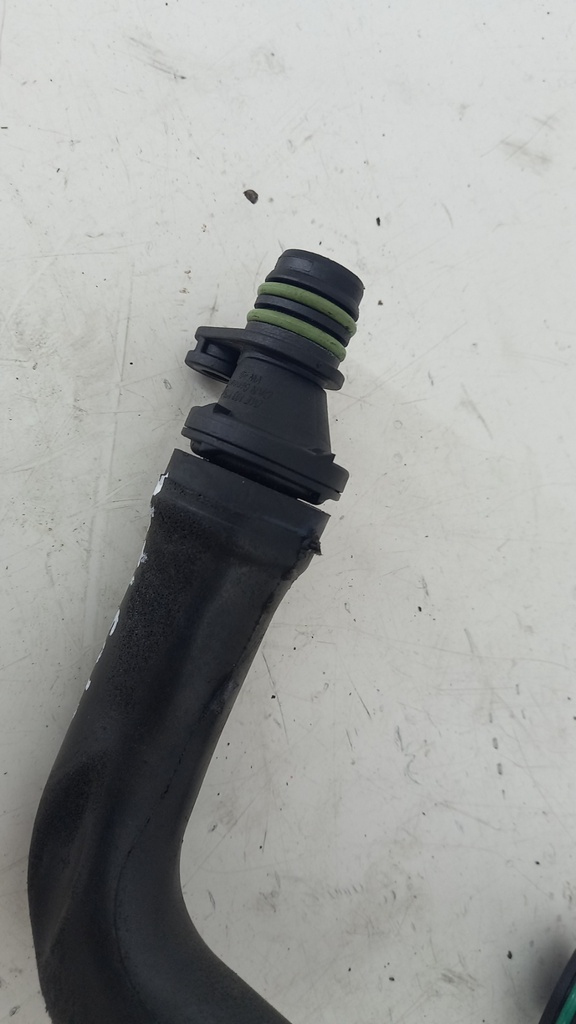 Патрубок Volkswagen Golf 6 1.4 TSI 2014гг 04C103474E