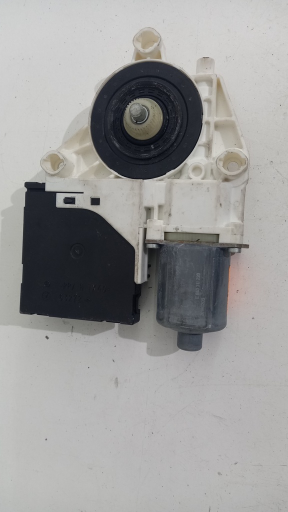 Моторчик склопідйомника Volkswagen Caddy IV 2016 2K5959702