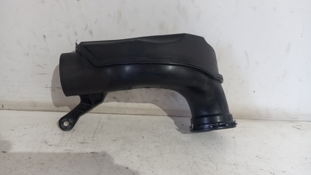 Патрубок турбини Volvo V40 2.0td D2 2012 гг 31319698