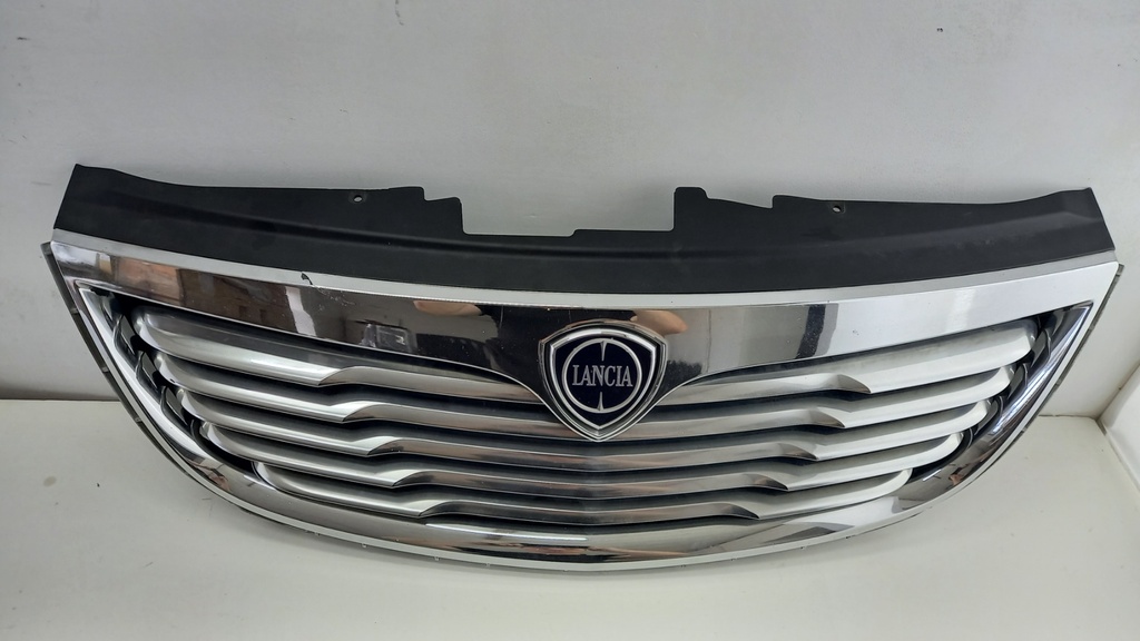 Решетка Chrysler Grand Voyager Lancia 2011 11RTC1150M