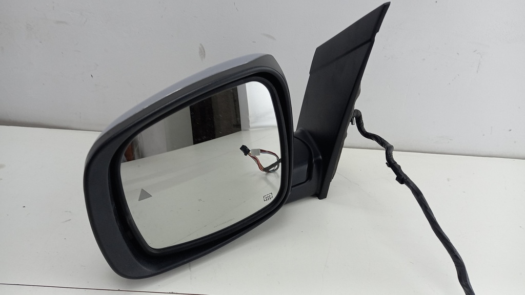 Зеркало левое Chrysler Grand Voyager Lancia 2011 68086067AF