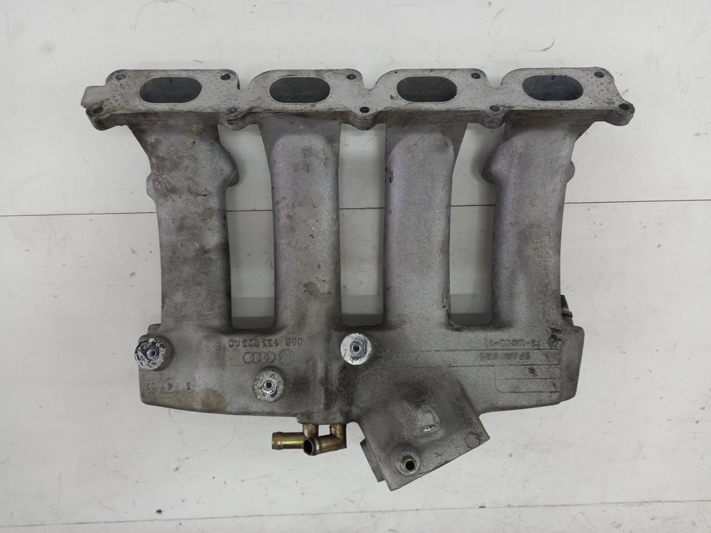 Колектор Skoda Octavia A5 Volkswagen Golf 5 6 1.8 2009 06B133223AC