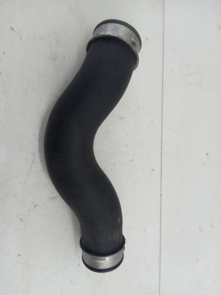 Патрубок інтеркулера Volkswagen Caddy 2.0 TDI 2003-2008 рр. 1K0145834F