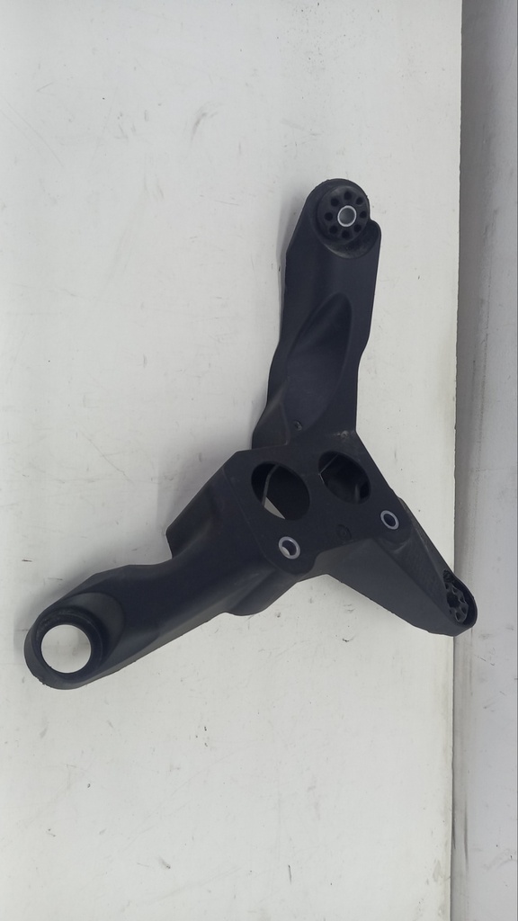 Кронштейн BMW 5 E60 E61 2003-2010 рр. 6799814