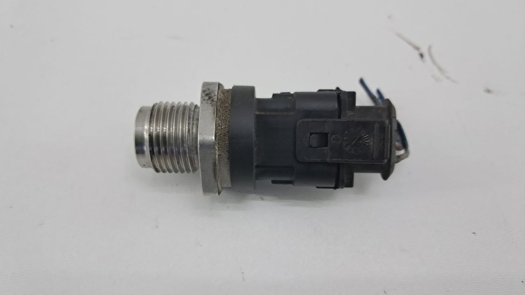 Датчик тиску палива Volvo XC60 2.4L 2015 рр. D5244T12 0281002995