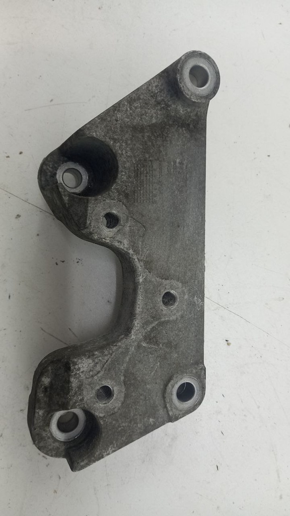 Кронштейн КПП Volvo S60 V70 1.6 2010 рр. 9487138