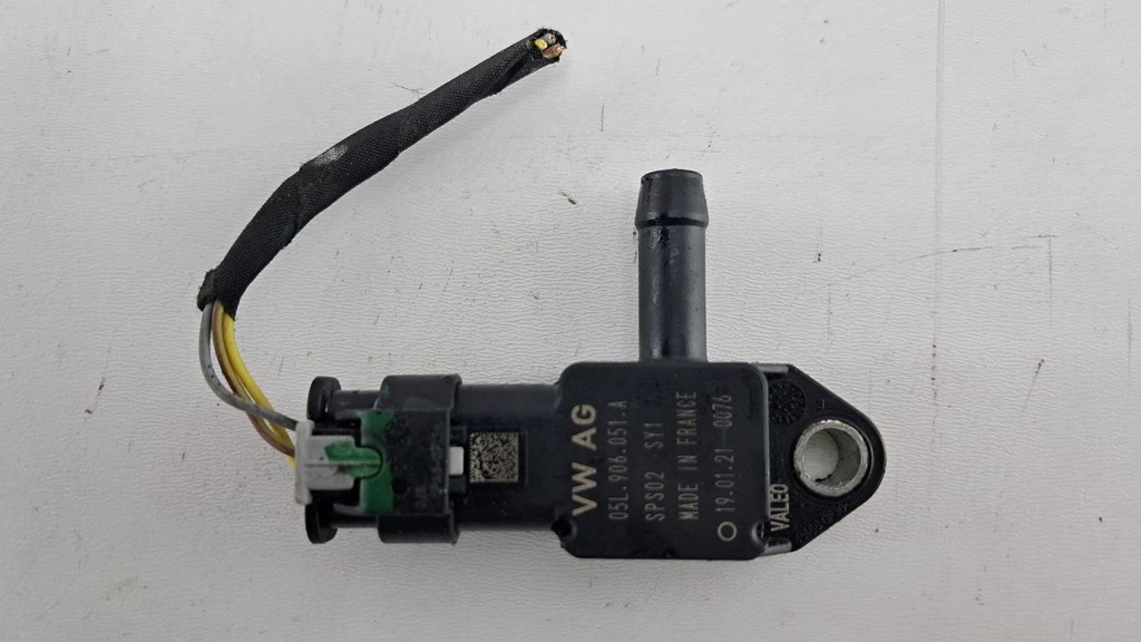 Датчик давления Audi A4 S4 B9 Q5 2.0 TDI 2021 05L906051A