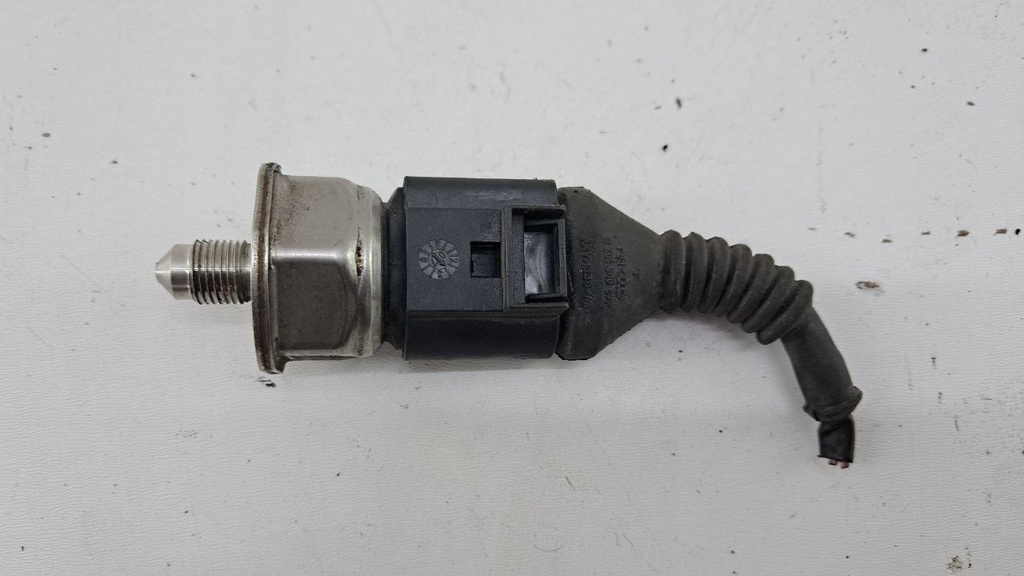 Датчик тиску палива Audi A6 C6 A8 2.8 FSI 2008 рр 03C906051D