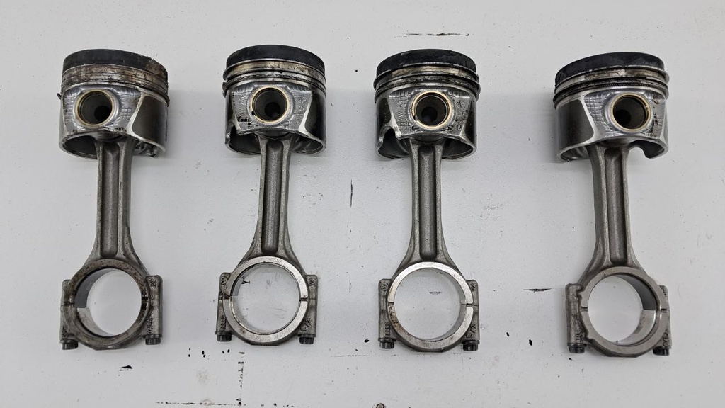 Поршень (+шатун) Audi A4 S4 B9 Q5 2.0 TDI 2021 04LADE