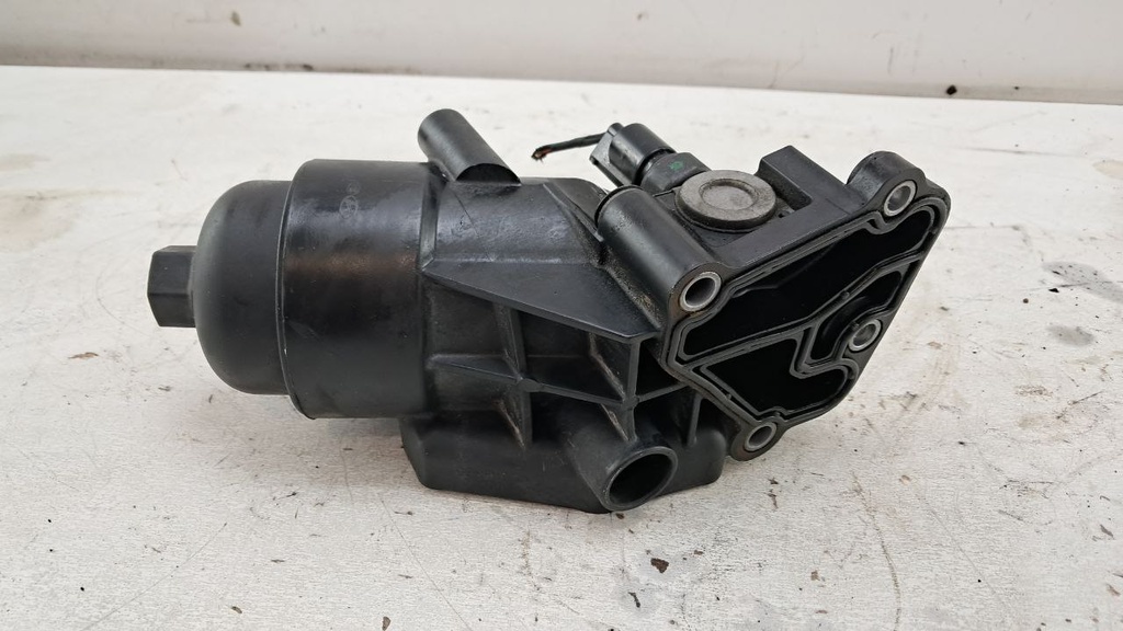 Корпус масляного фільтра Kia Ceed 1.6 CRDI 2013 264002A320