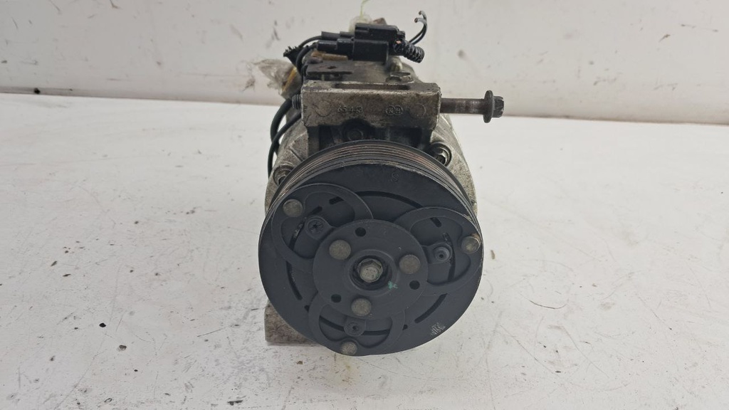 Компрессор кондиционера Volvo S80 V70 2.5 T 2010 36002747