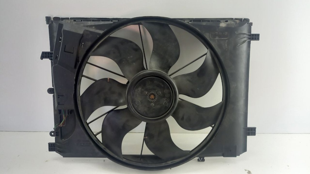 Вентилятор Mercedes C-Class W204 2007-2014 A2045000193