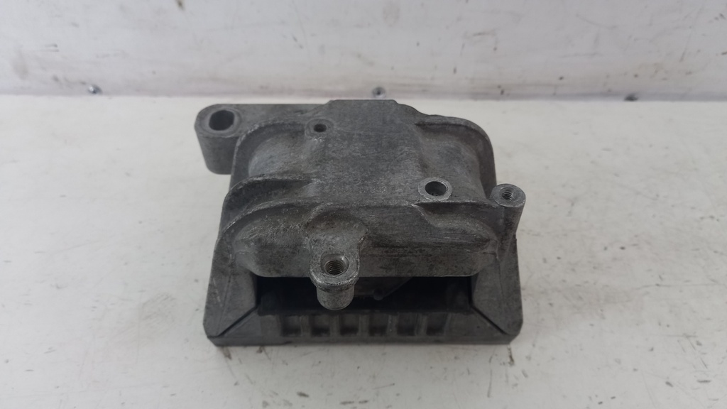 Подушка двигуна права Volkswagen Passat B7 2.0 TDI 2014 1K0199262M