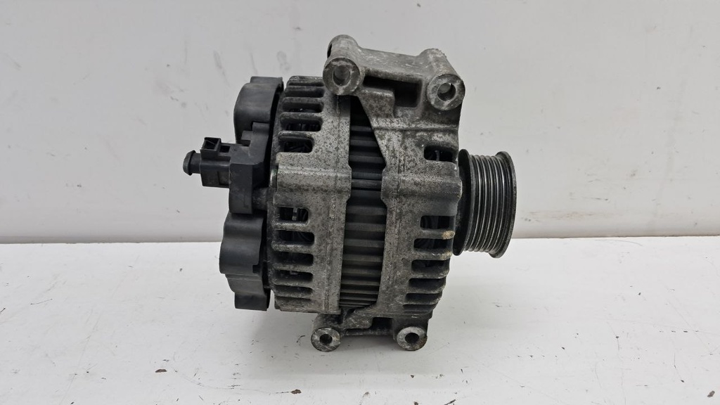 Генератор Audi A6 C6 2.8 FSI 2009 06E903016M