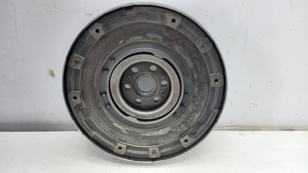 Маховик двигуна Volvo V50 S40 1.8 2004-2007 рр. 3M516477EB
