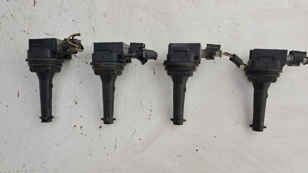 Котушки запалювання Volvo C30 C70 S40 S60 S80 2.5 T 30713417