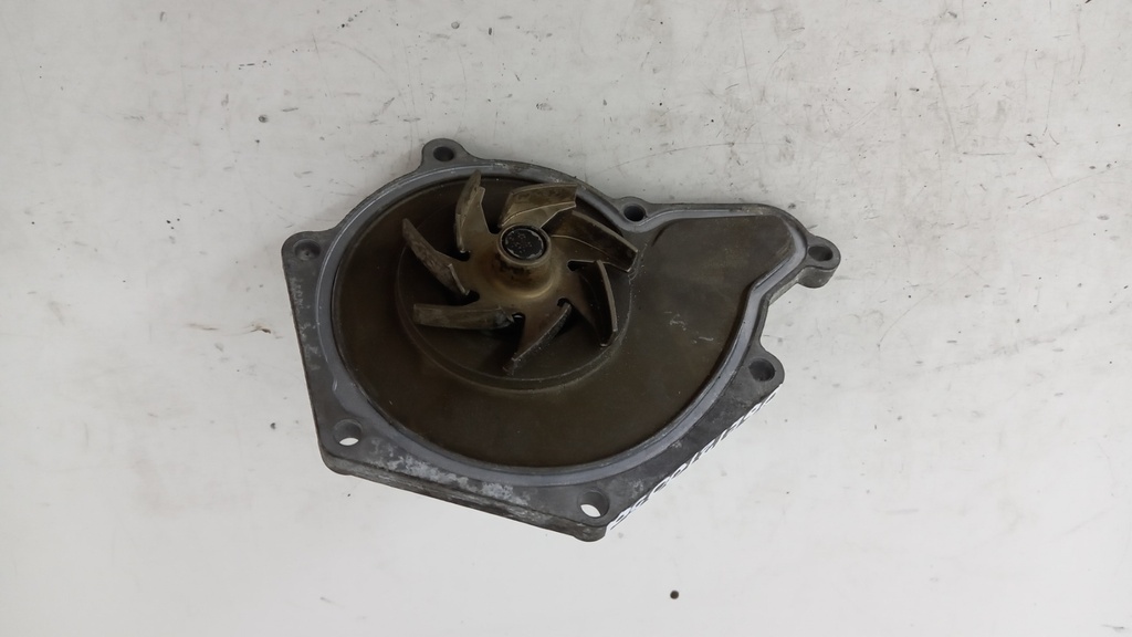 Водяный насос Audi A6 A8 2.4 2.7 3.0 TDI 06E121005D