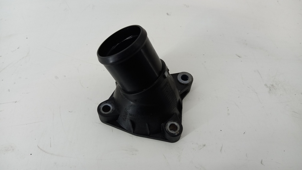 Фланець системи охолодження Toyota Avensis 2.0 D 2003-2008 163210R011