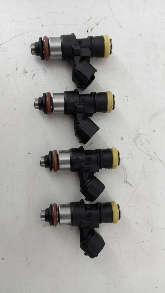 Форсунки Volkswagen Passat B7 1.4 TSI 2012 03C906039