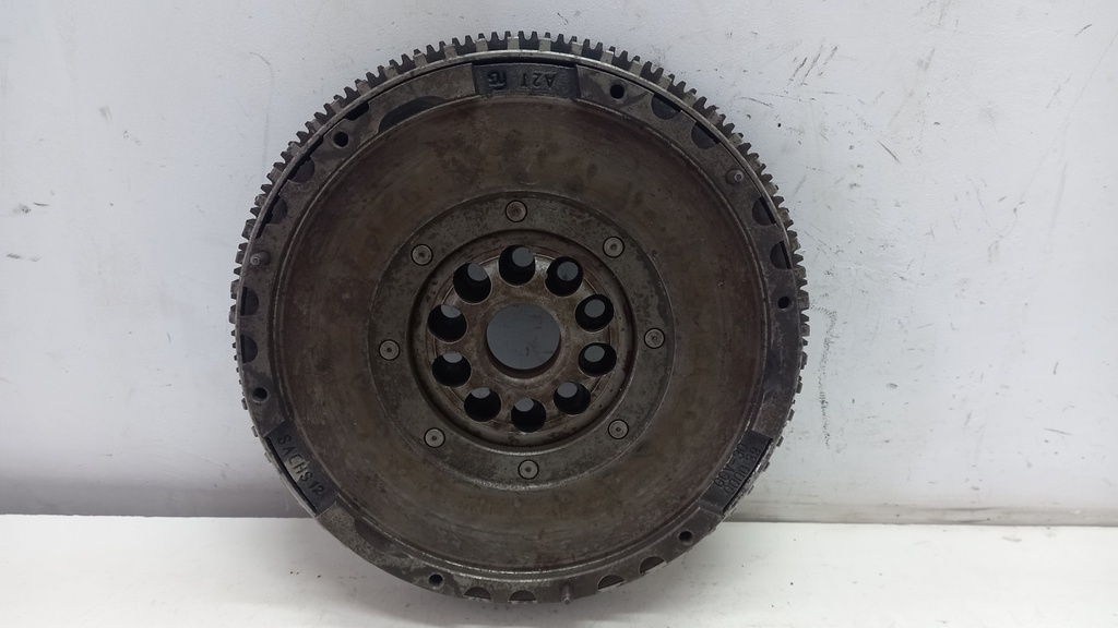 Маховик двигуна Ford Focus 1.6 TDCI 2004-2011 рр. GGV30000039