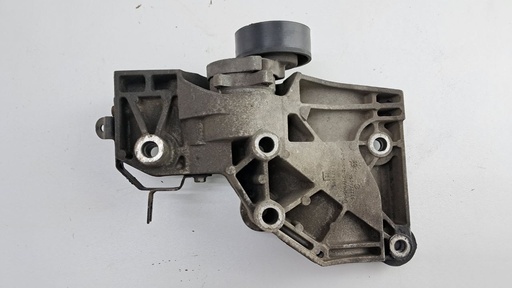 [55562863] Кронштейн кріплення генератора Opel Insignia 2.0 CRDI 55562863