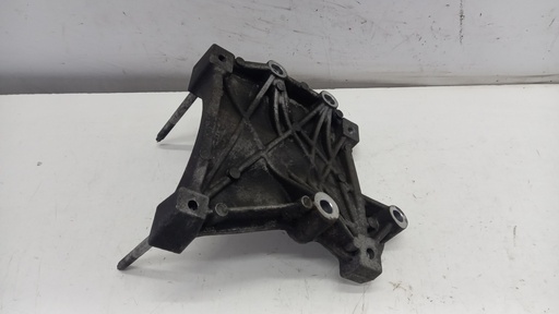 [90513199F] Кронштейн компресора Chrysler Voyager 2.8crd 2008-2016 рр 90513199F