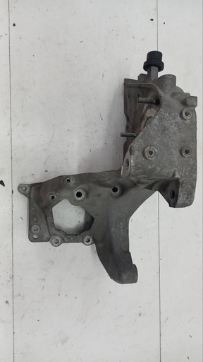 [55574721] Кронштейн ТНВД Opel Insignia Astra Zafira 2.0 CDI 2011 55574721