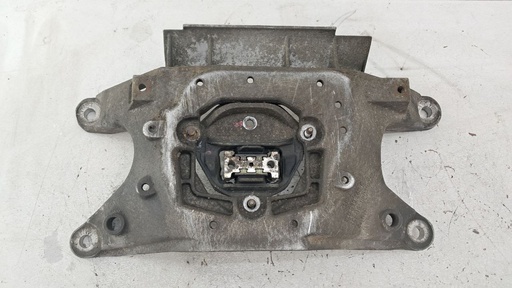 [8K0399263K] Кронштейн коробки КПП Audi A4 A5 Q5 8K0399263K