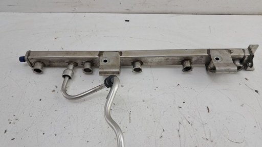 [31216533] Паливна рампа Volvo V70 2.5T 2009 рр. 31216533