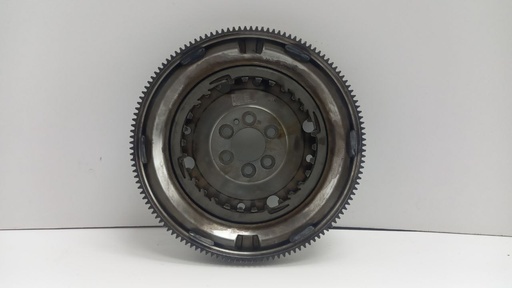 [04E105266] Маховик двигателя Volkswagen Golf 7 1.4 TFSI 2017 гг 04E105266