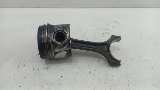 [82L175] Поршень (+шатун) Volvo XC90 S40 S60 II 2.0d 2012 82L175