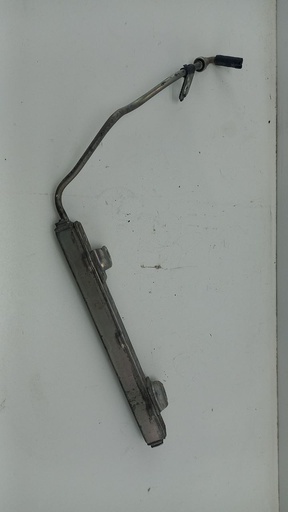 [2381437050] Паливна рампа Toyota Avensis Auris 1.8 16V 2011 гг 2381437050